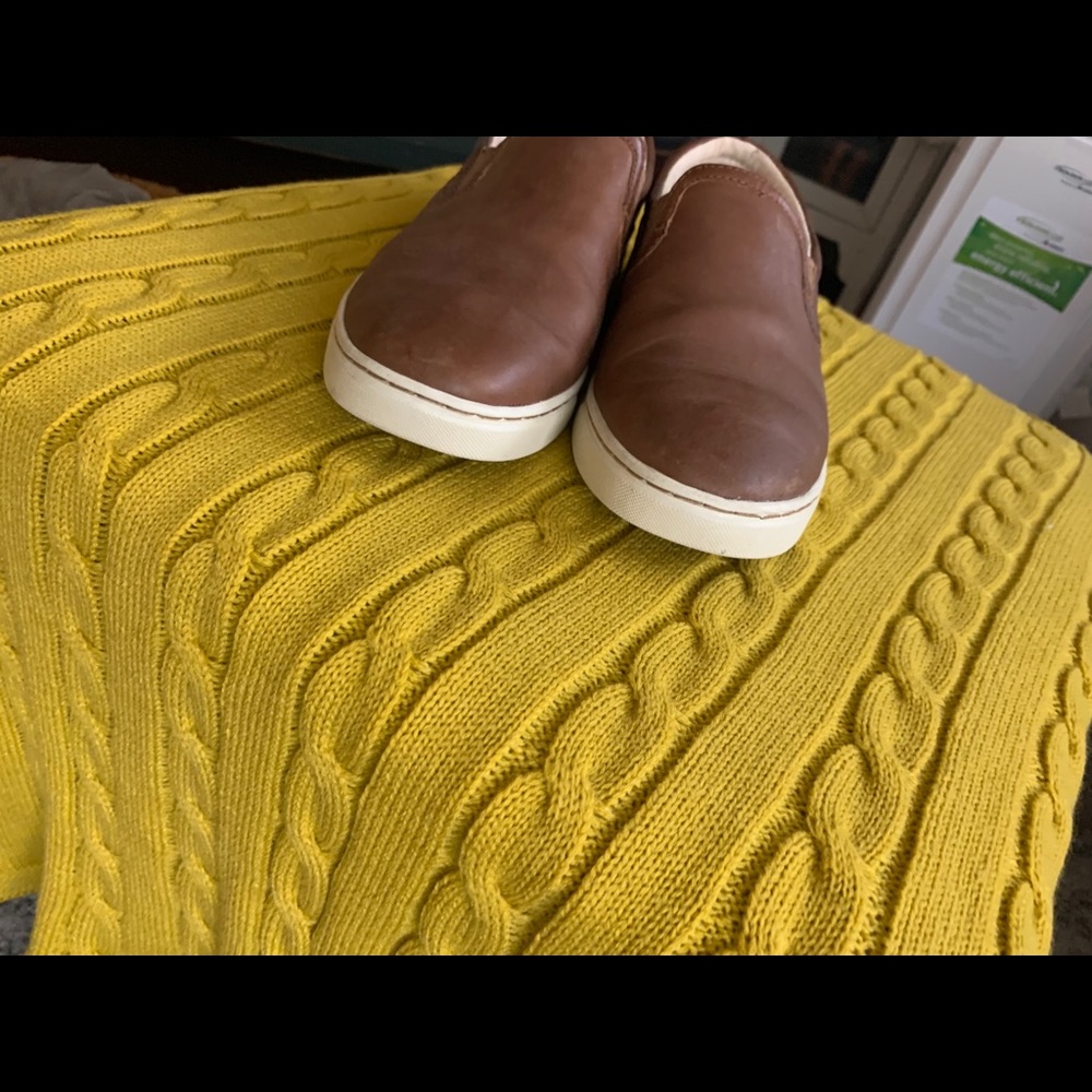 ♥️ SALE♥️  UGGS LEATHER SHOES 👞